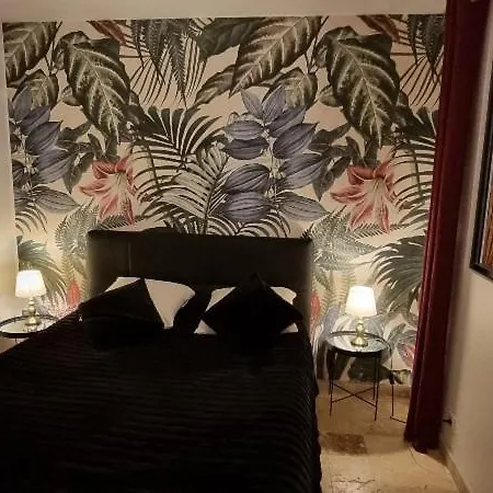 Le Patio / Les Romantiques Du Grenier A Sel *