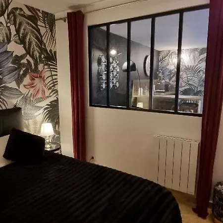 Apartment Le Patio / Les Romantiques Du Grenier A Sel *