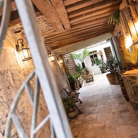 Le Patio / Les Romantiques Du Grenier A Sel * Honfleur