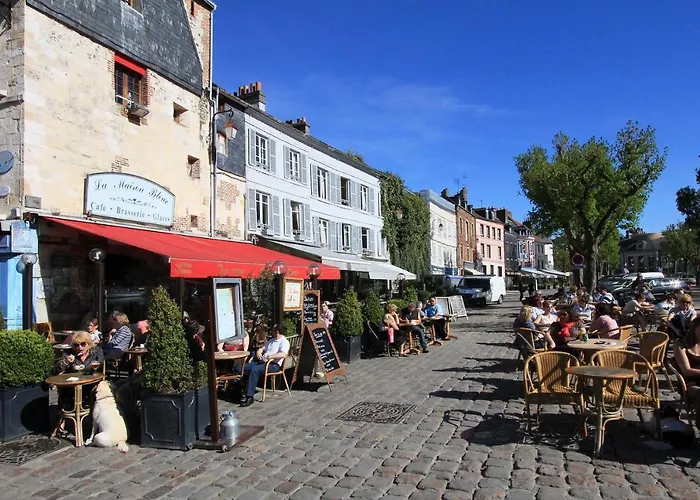 Le Patio / Les Romantiques Du Grenier à Sel * Honfleur